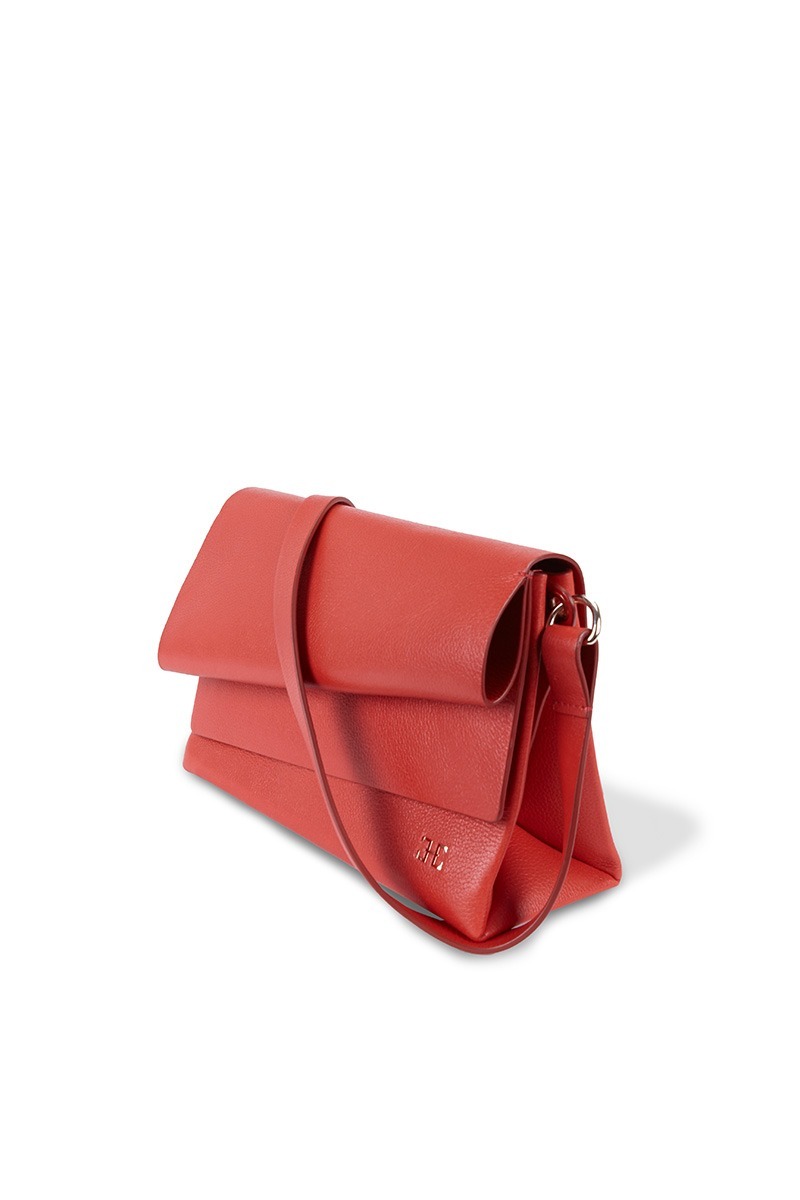 Drapé_Shoulder_RectangularMM_Terracota_2 Bolso de piel rojo marca HedenBrand, colección Drape Shoulder terracota