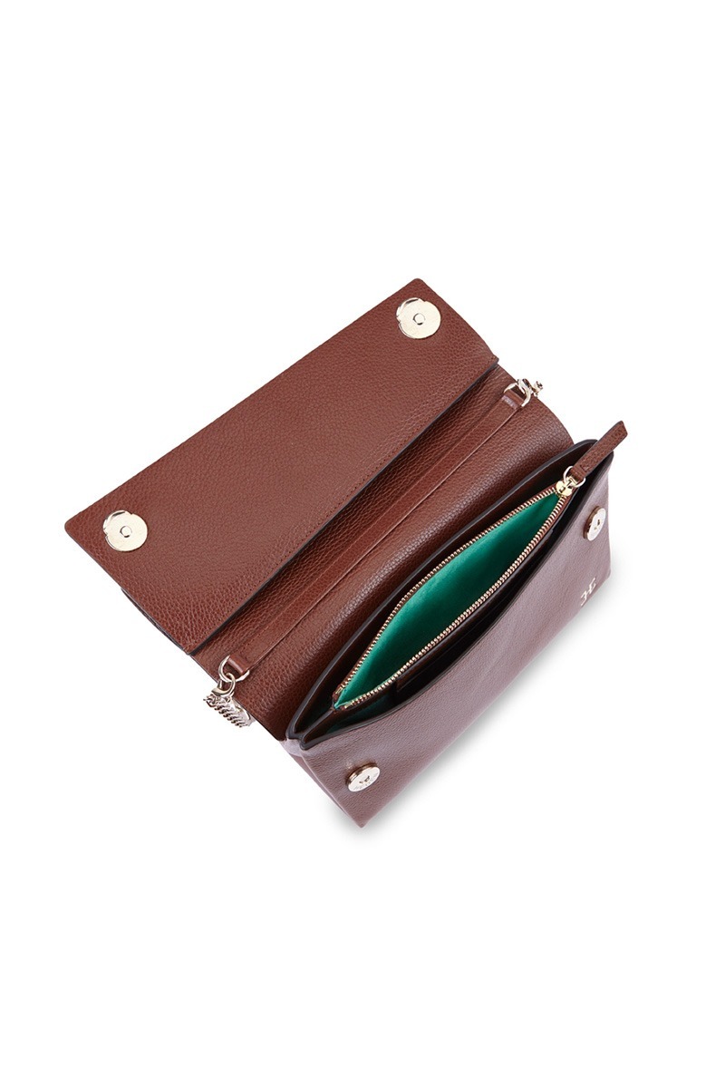 Drapé_Shoulder_RectangularPM_Brown_4 Bolso de piel marrón marca HedenBrand, colección Drape Shoulder terracota