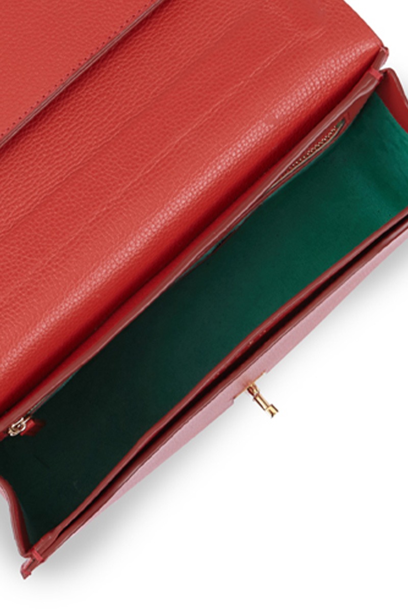 Drapé_Click_terracota_4(ampliada) Bolso de piel rojo abierto marca HedenBrand, colección Drape Click terracota