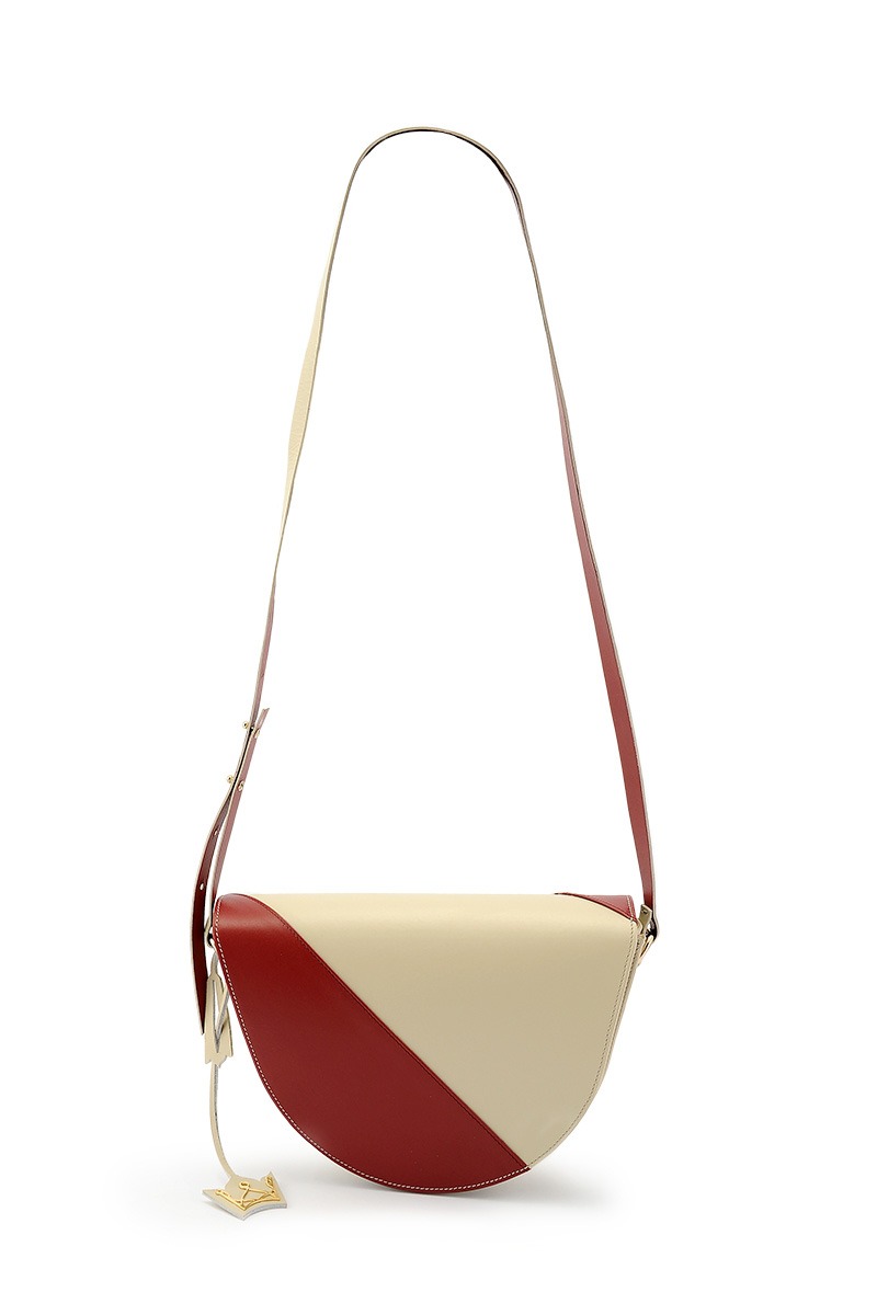 Bolso de piel blanco y rojo marca Heden, colección verso cross body