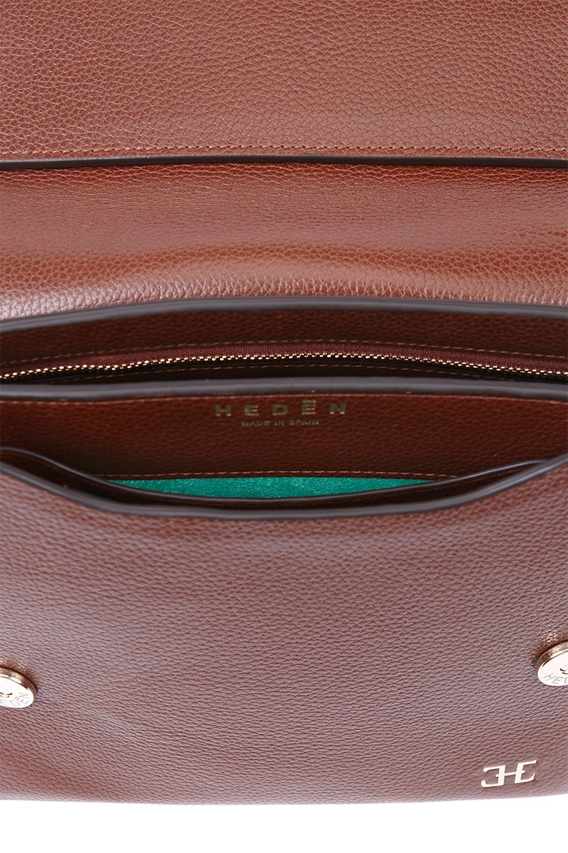Bolso de piel marrón marca HedenBrand, colección Drape Shoulder Rectangular